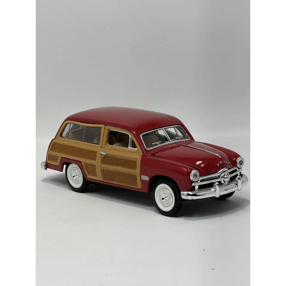 Brown Maroon 1949 Ford Woody Wagon SS 5737 Die Cast Car 1:38 Pre-Owned